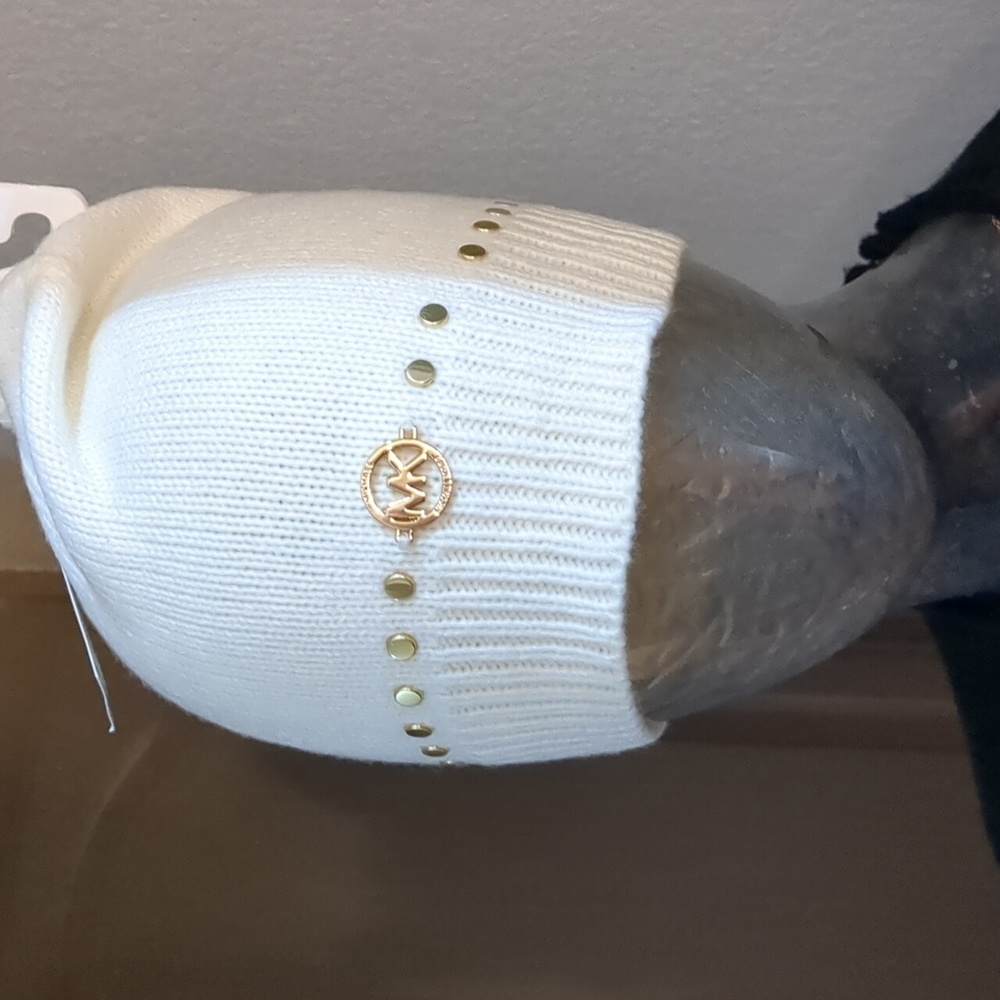 Michael Kors Cream/Gold Studded Beanie One Size New with Tags ❤️